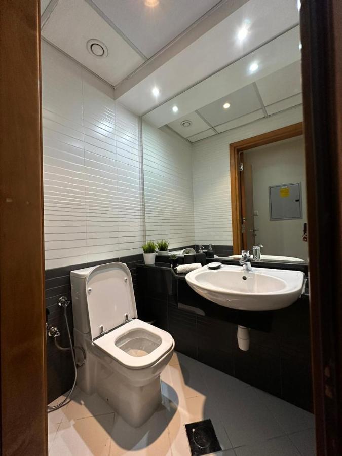 Step Into Serenity - Discover Modern Living In 1Br Apartment With Panoramic Views In Dubai Marina Near Jbr Walk, Beach And Bla Bla Club Bagian luar foto